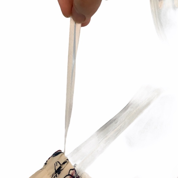 (NEW W/ TAG!) ARDENE WHITE FLOWER OFF-SHOULDER TOP - Picture 8 of 8